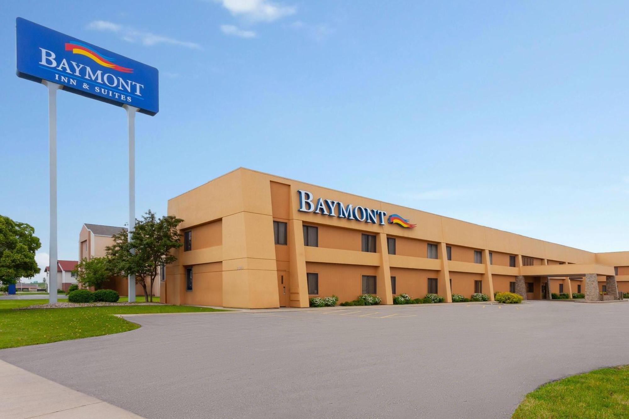 4 Top-Rated 3-Star Hotels Close to Bay Park Square Mall