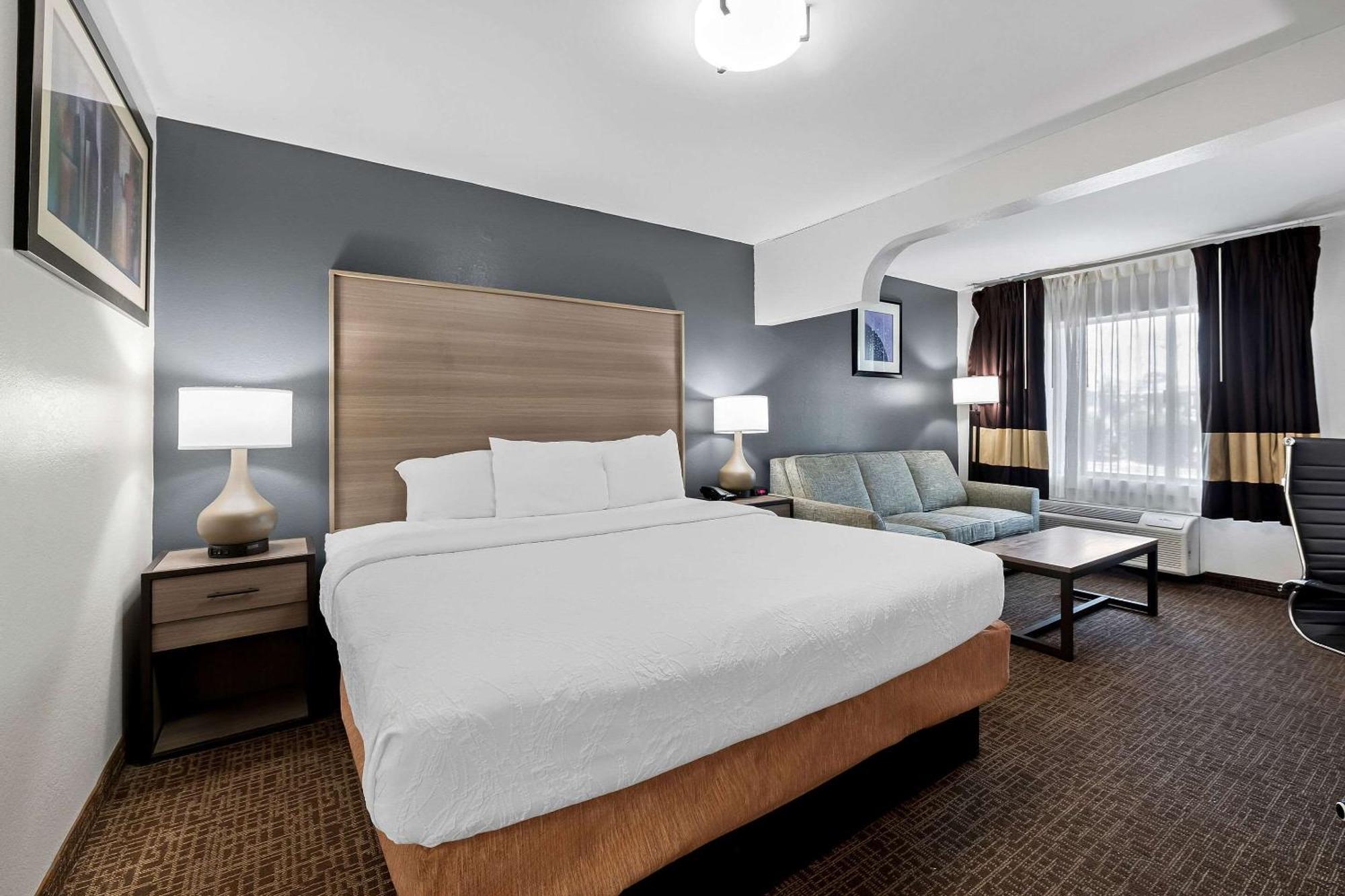 4 Solid 3-Star Hotels Near Fayetteville State University