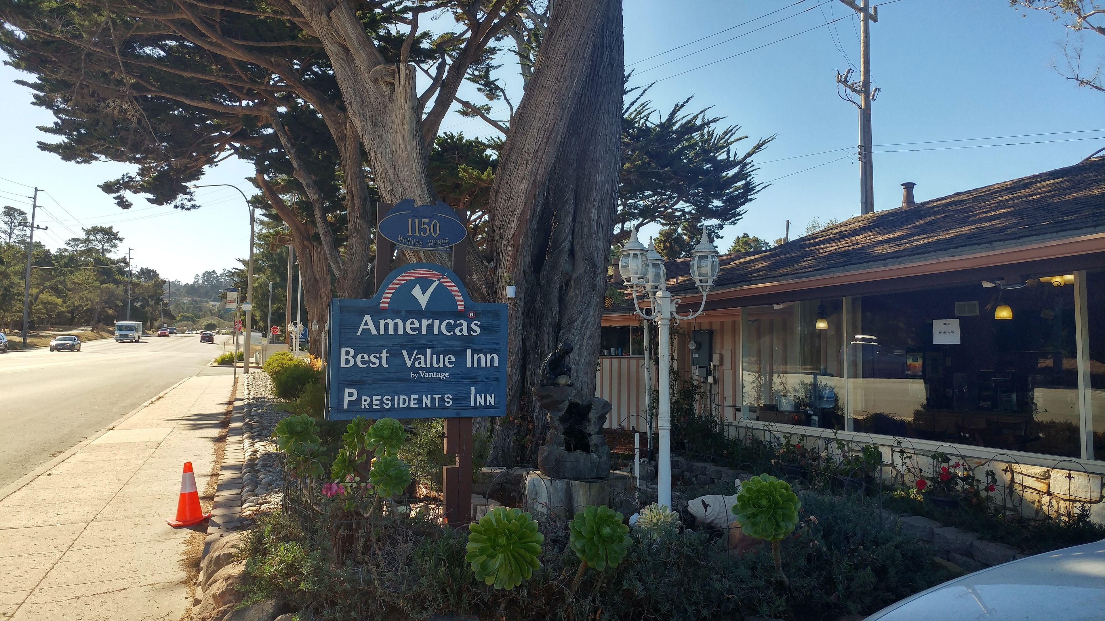 Where to Stay on Munras Avenue: 5 Best 2-Star Hotels