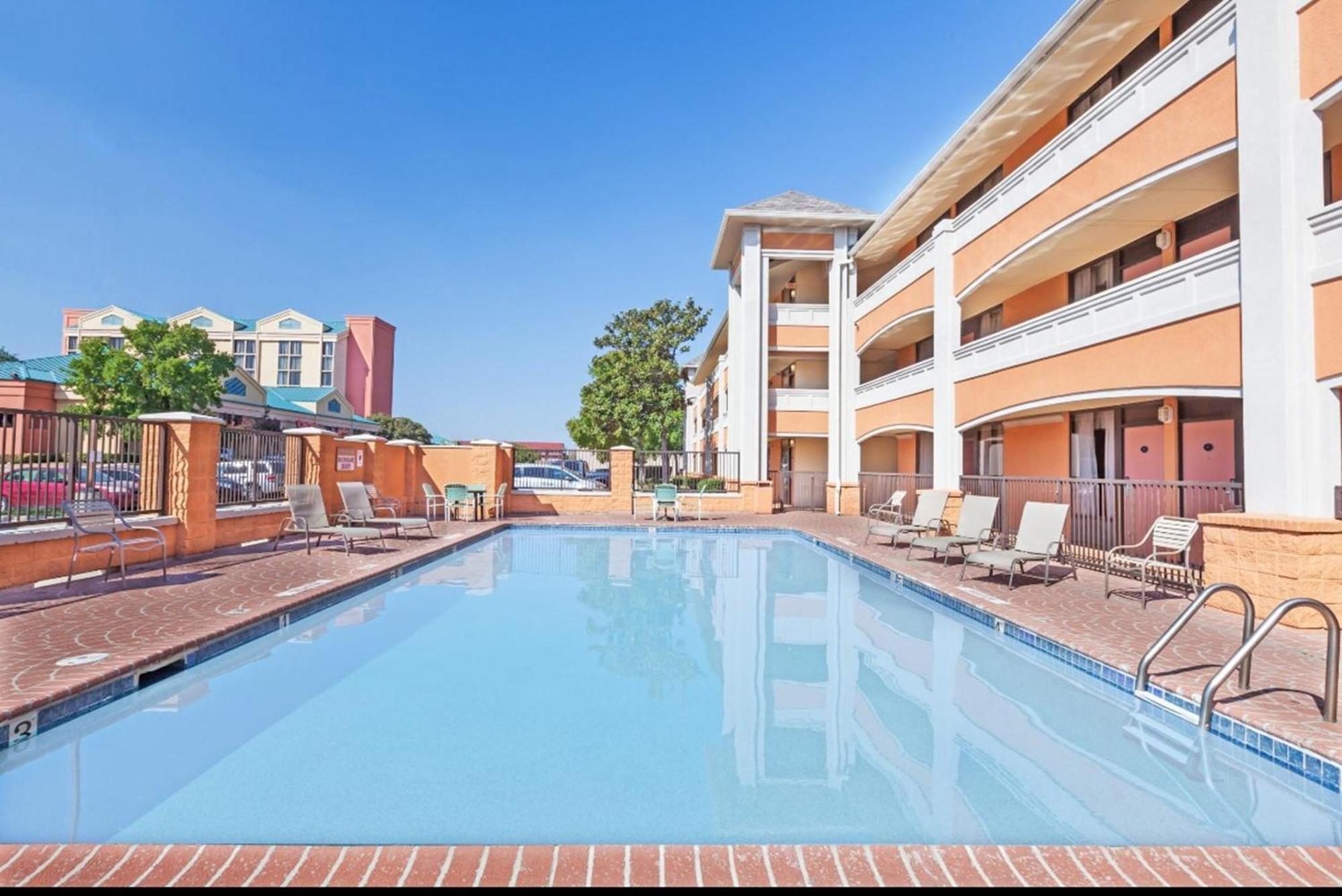 Where to Stay Near ExxonMobil HQ: 4 Airport Hotels in Irving