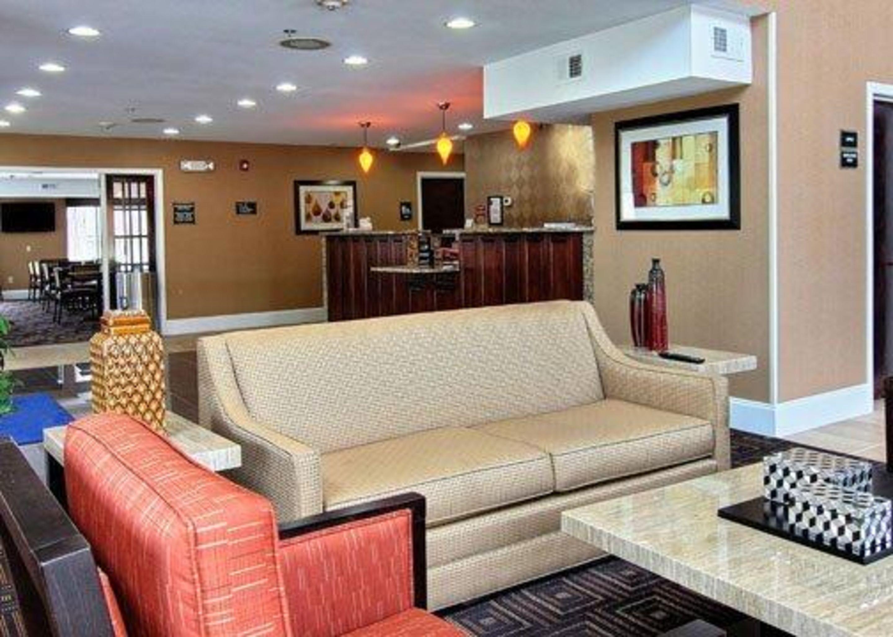 4 Hotels Near Greenville Convention Center That Deliver