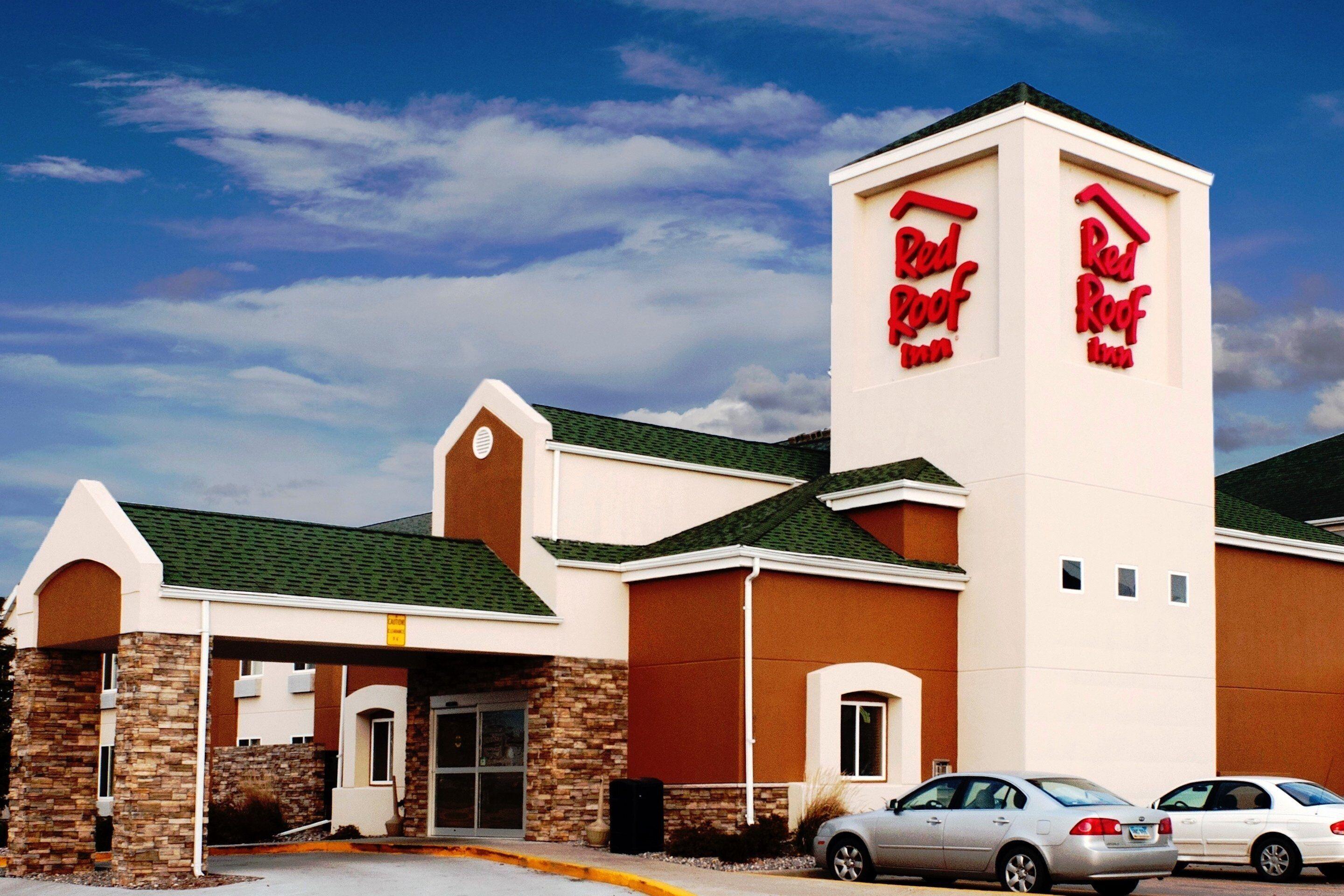 4 Top-Rated Leisure Hotels Close to Heartland Health System Fargo