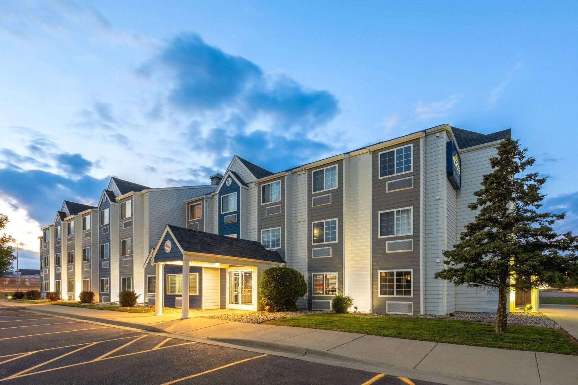 Where to Stay Near McKennan Park: 5 Business Hotels Ranked