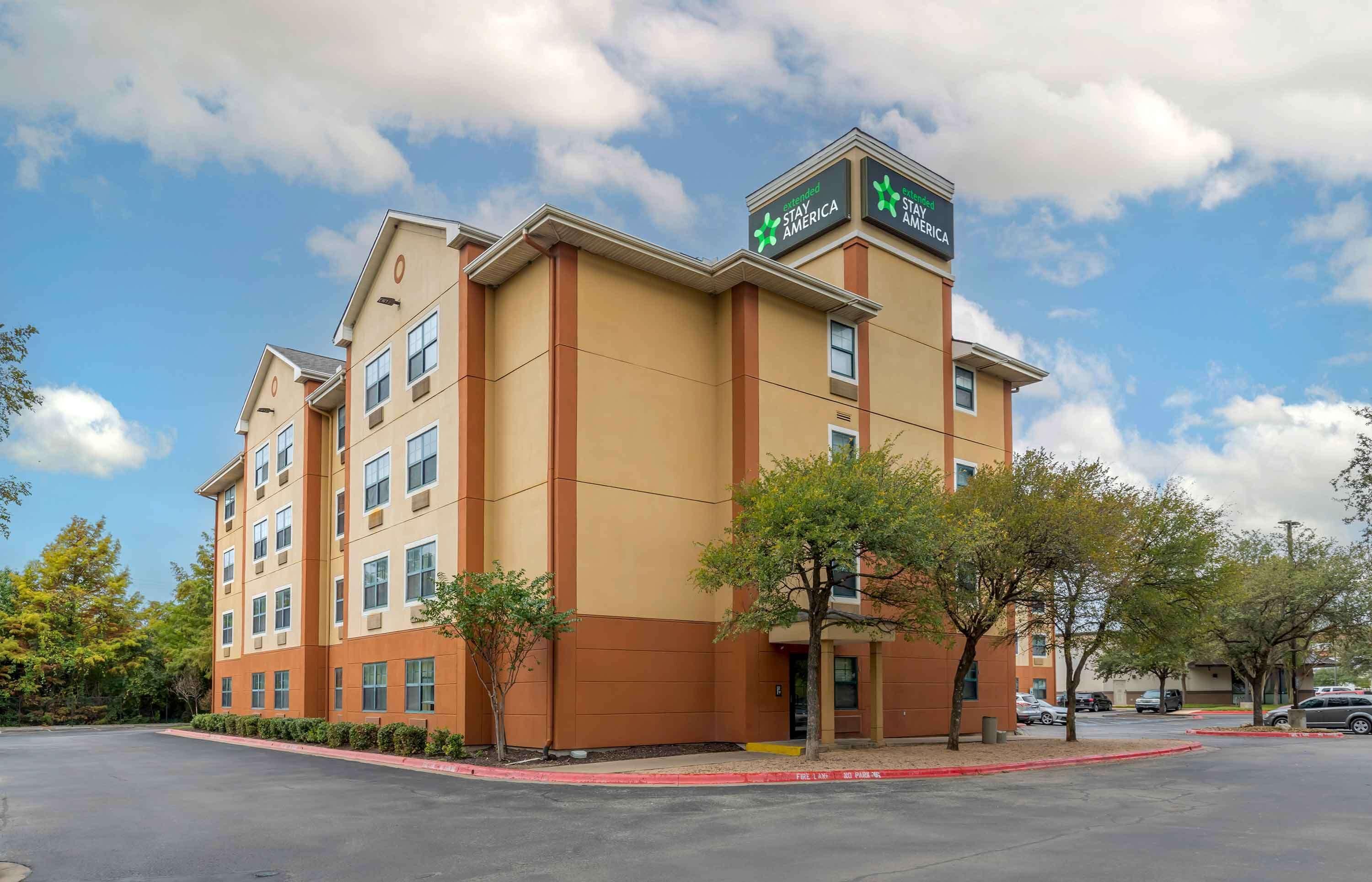 4 Hotels in Austin That Cover Every Travel Need