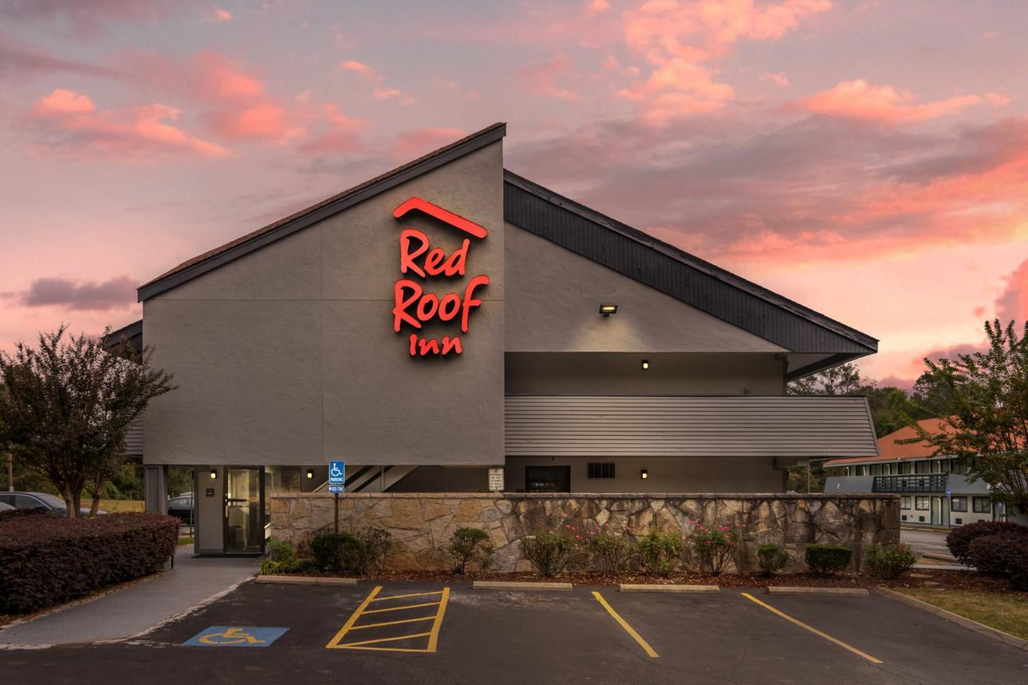4 Affordable Hotels Close to Greenville's Family Fun Park