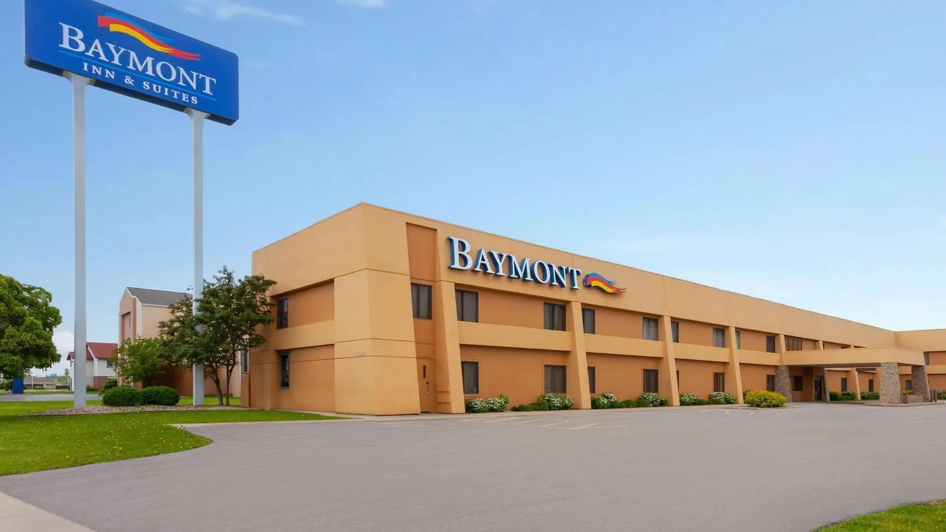 4 Top-Rated 3-Star Hotels Close to Bay Park Square Mall