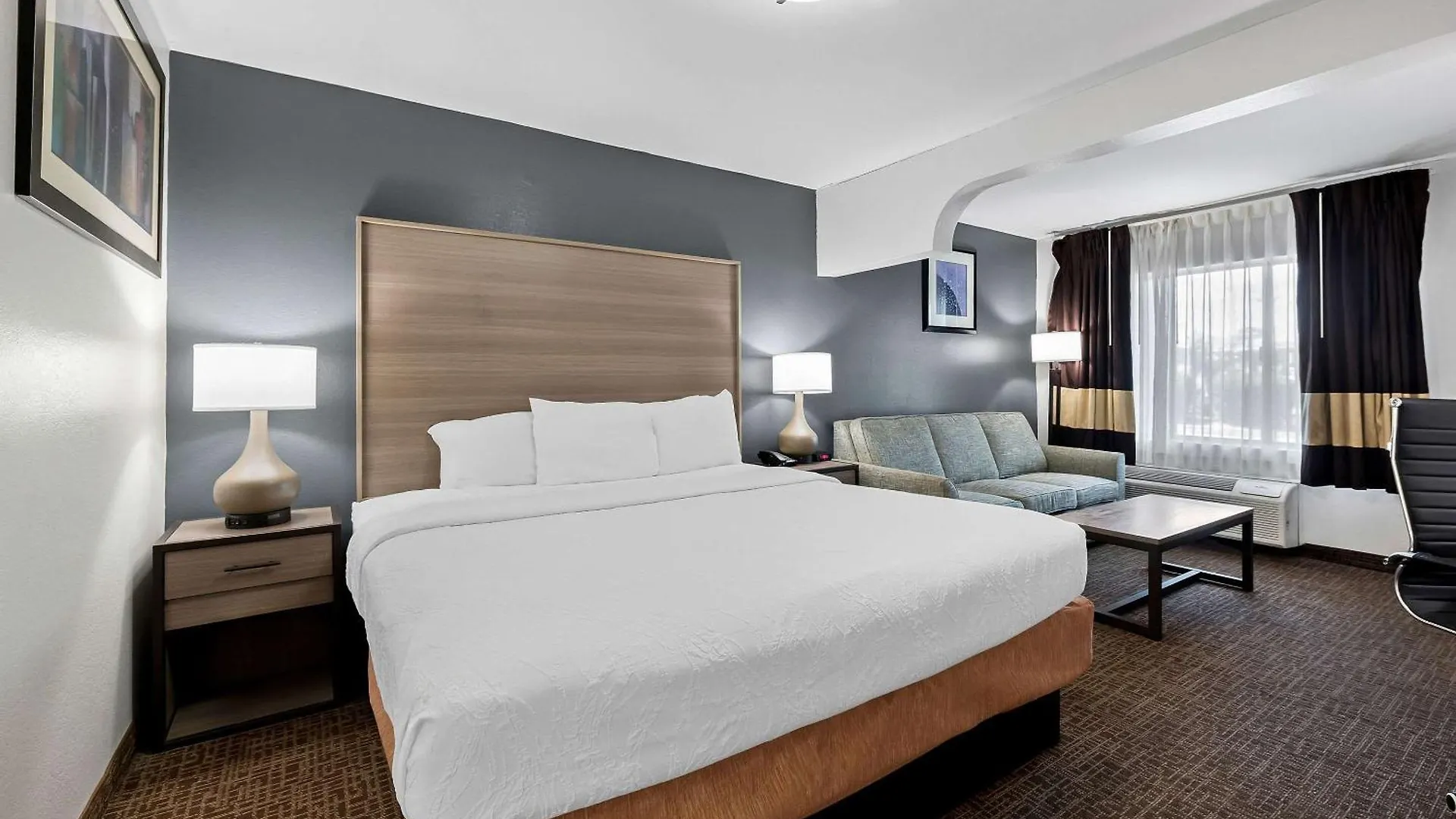 4 Solid 3-Star Hotels Near Fayetteville State University