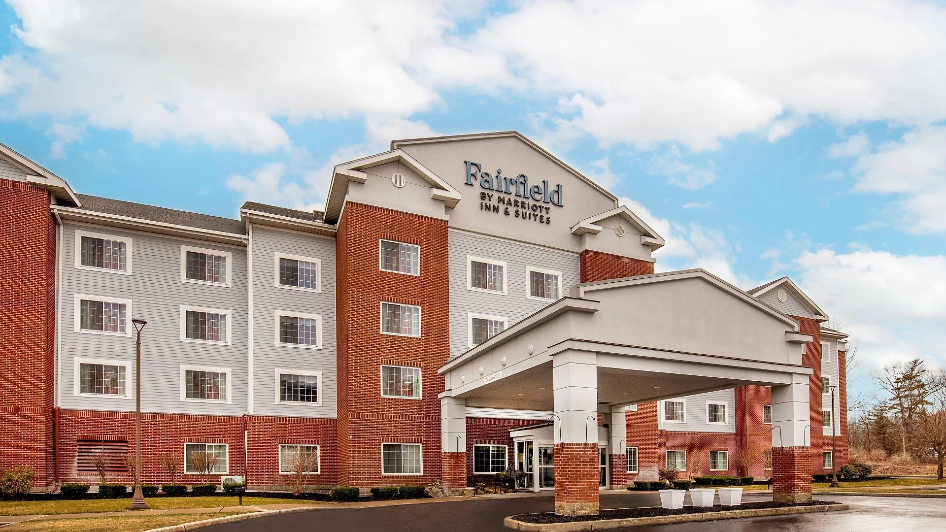 3 Smart 3-Star Hotels Near Burgess Kimball Memorial Park
