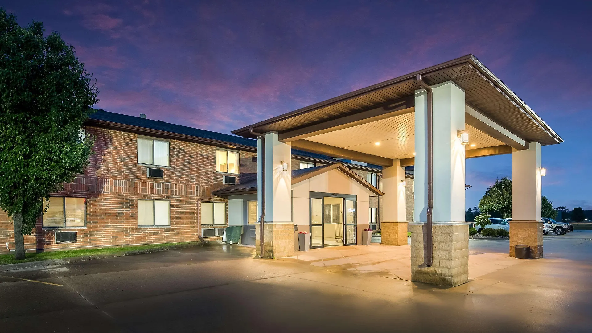 5 Resort Hotels in Iowa Worth Booking Right Now