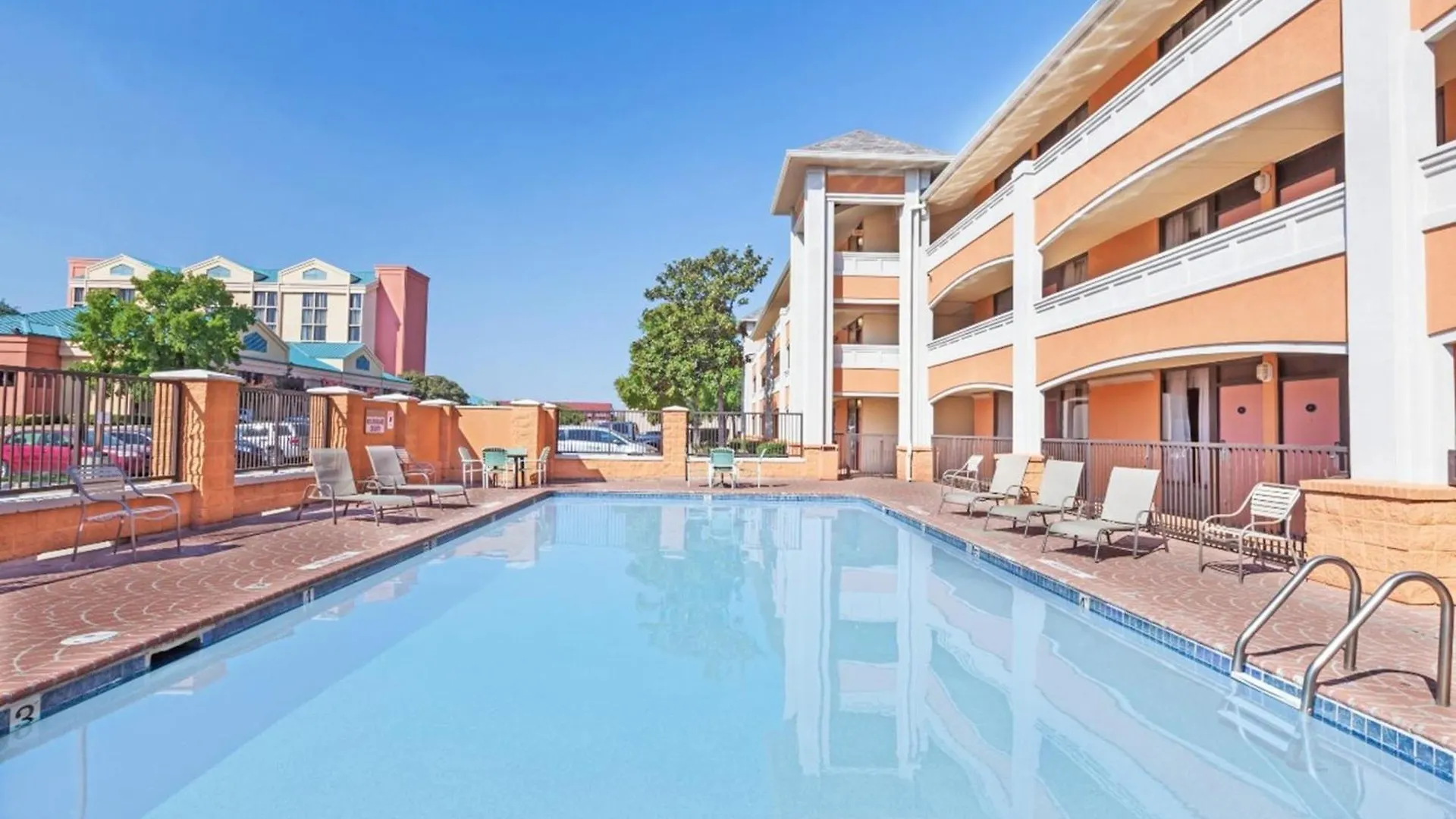 Where to Stay Near ExxonMobil HQ: 4 Airport Hotels in Irving