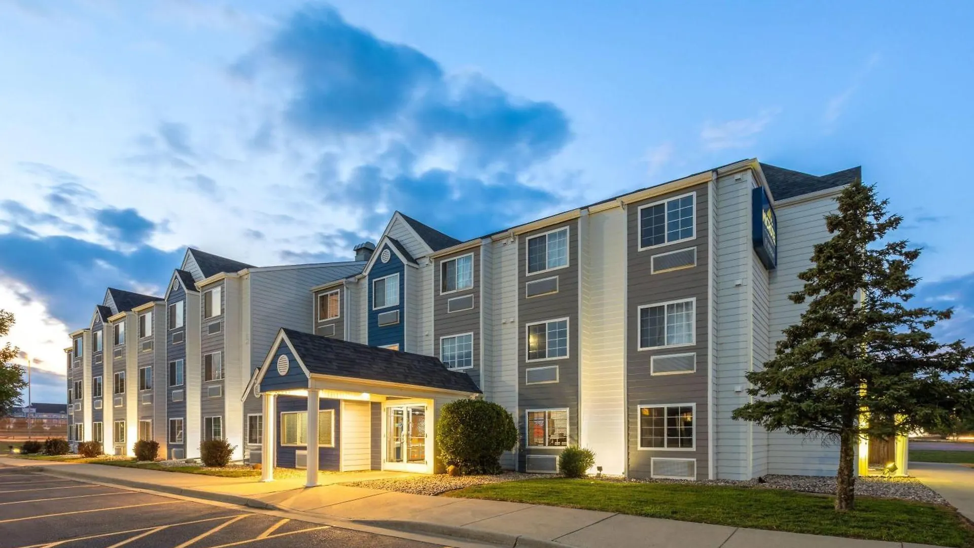 Where to Stay Near McKennan Park: 5 Business Hotels Ranked
