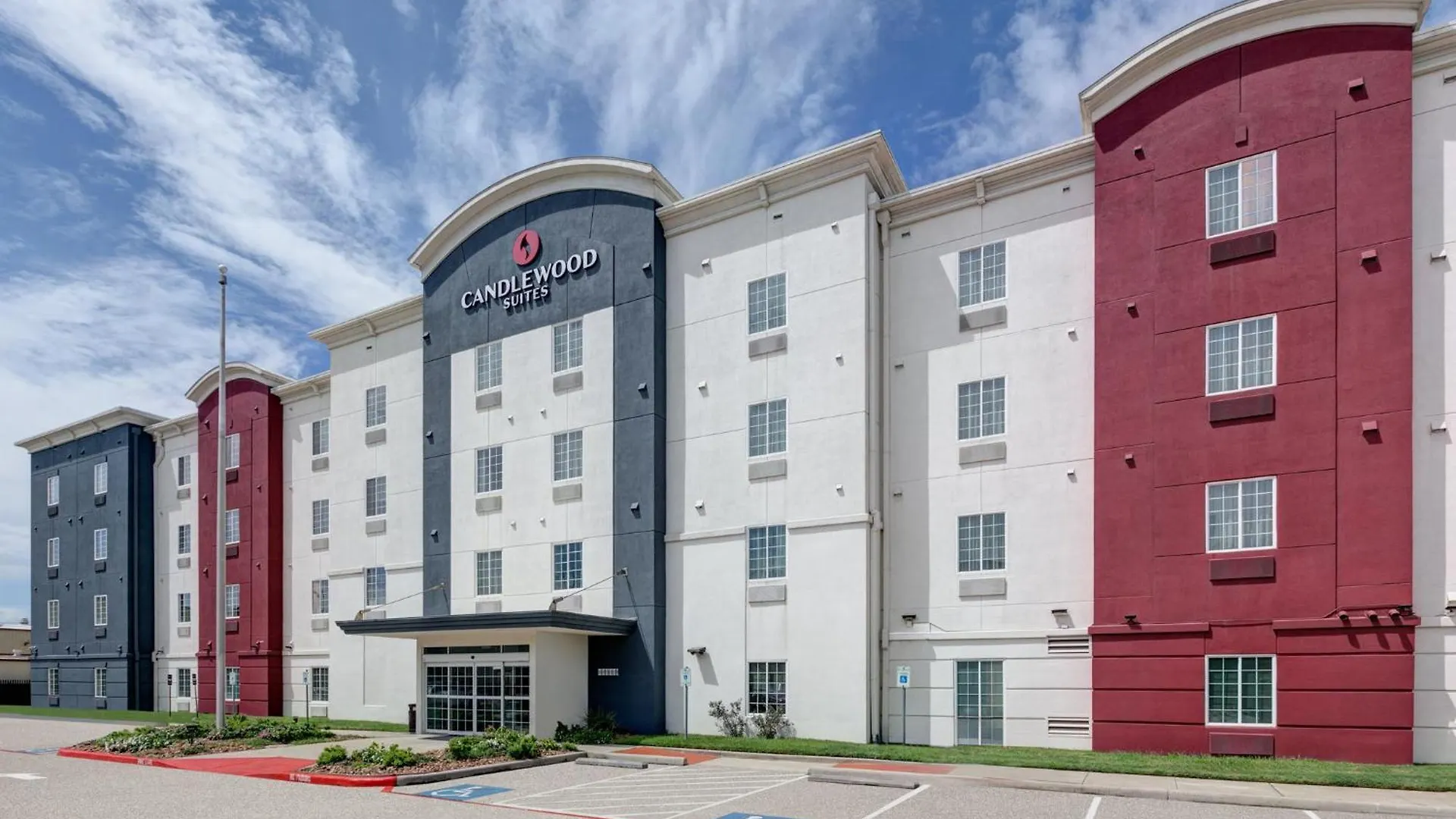 Staying Near Charles H Milby Park: 5 Budget Hotels Compared