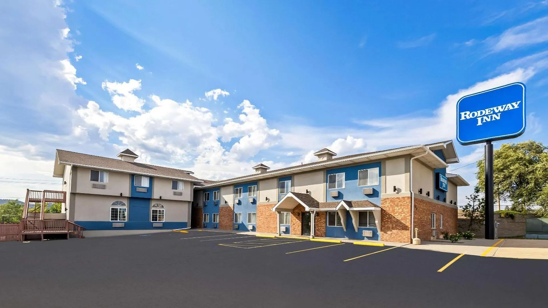 Where to Stay Near Concorde Gaming Corp: 6 Budget Hotels