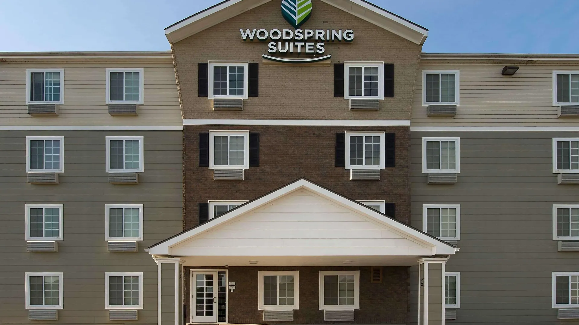4 Smart Budget Hotels Near Sapling Grove Park Worth Booking