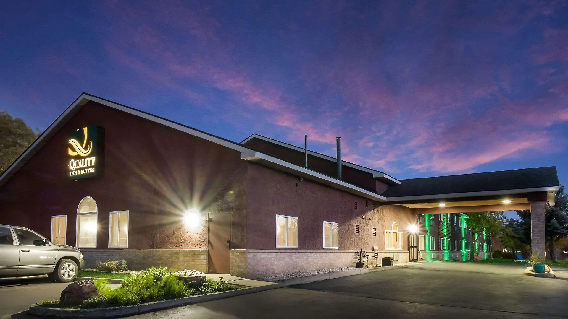 Where to Stay Near Masonic Hall: 4 Airport Hotels in Steamboat Springs