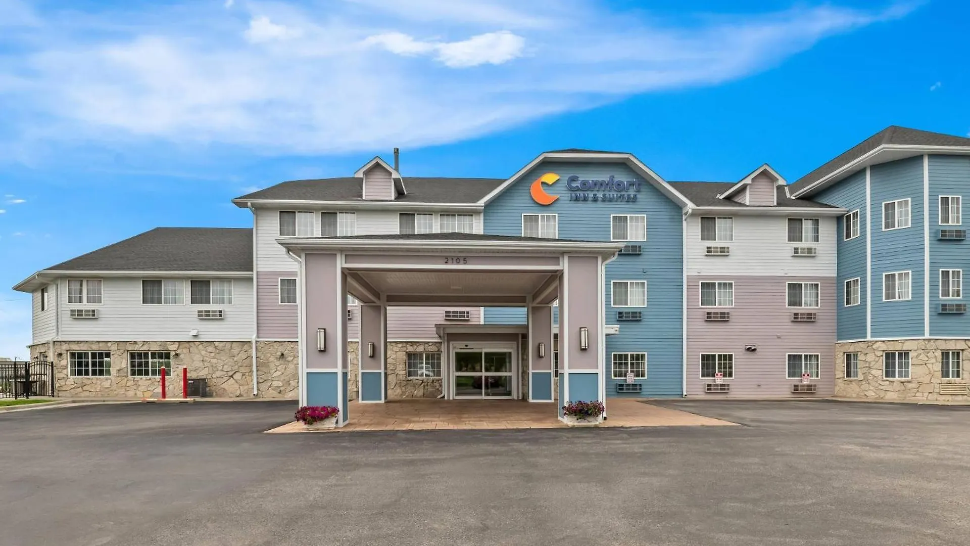 4 Budget Hotels Near Seymour Smith Park for Easy Access