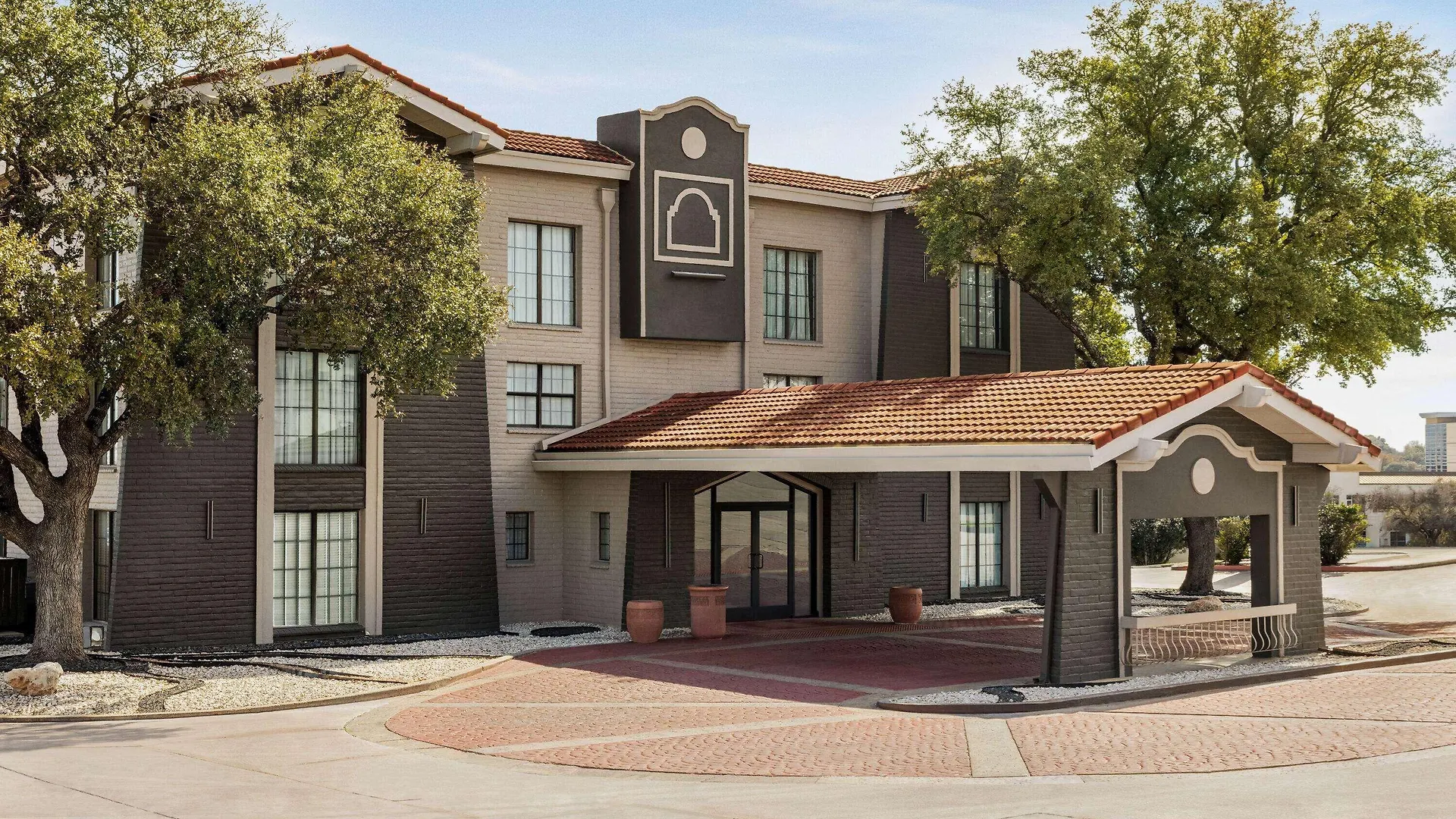 7 Two-Star Hotels in San Antonio That Deliver Real Value