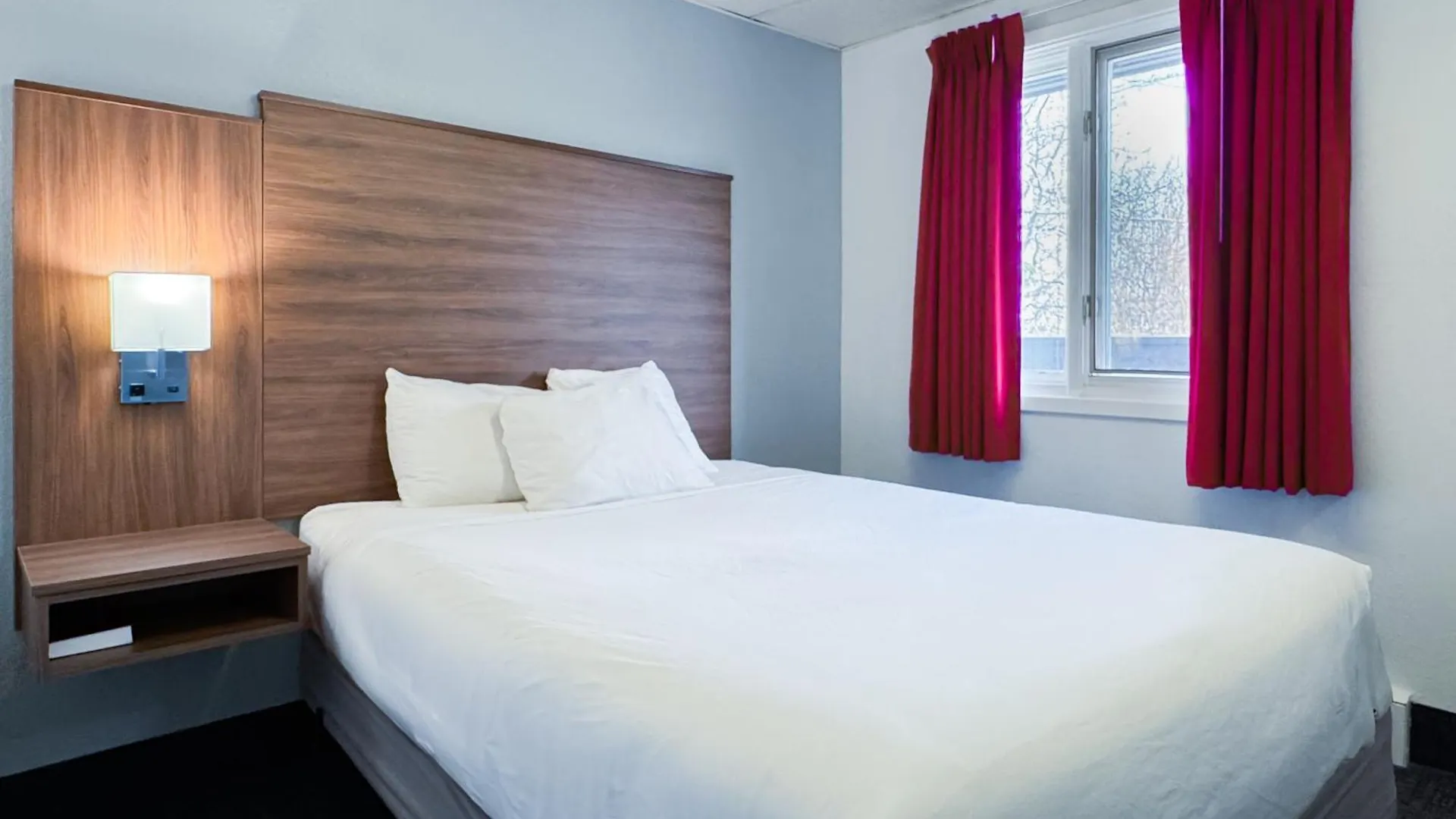 12 Airport Hotels in Alaska That Make Layovers & Transfers Easy